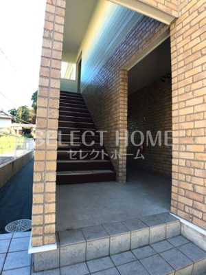 【エントランス】 | グレイスＣＨＩＥ | 清潔なエントランスです