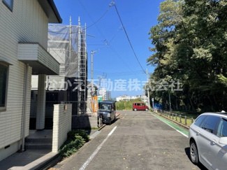 【前面道路含む現地写真】