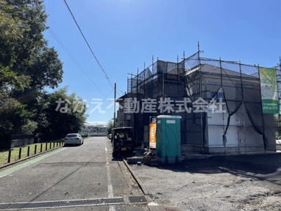 【前面道路含む現地写真】 | 仲介手数料無料　日野市西平山１丁目新築戸建て　１号棟