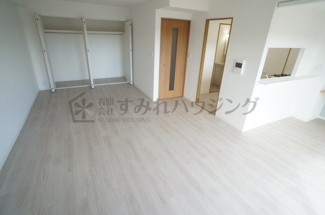 パセオ清荒神１番館の居間・リビング