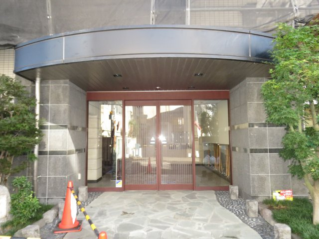 日神デュオステージ川越新富町のエントランス