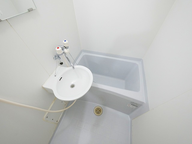 レオパレス悠の浴室