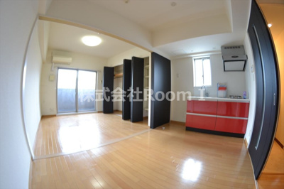 【居間・リビング】 | ラナップスクエア堺筋本町 | こちらのリビングで趣味の時間をお楽しみください