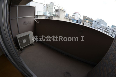 【バルコニー】 | ラナップスクエア堺筋本町 | お洗濯にも便利なバルコニー付き