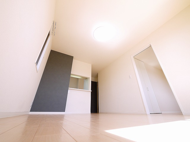 とみやの居間・リビング|ゆとりのあるお部屋で新生活をいかがでしょうか