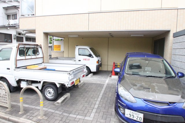 サンヴィレッジ( 近畿大学 一人暮らし )の駐車場