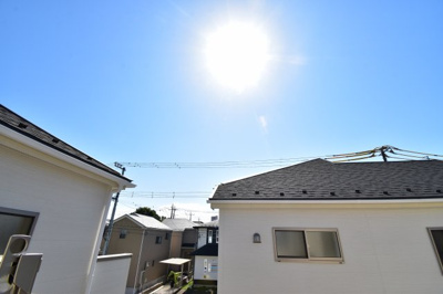【展望】 | 小平市美園町3丁目 | 景色を遮るものがないと、陽の光を長い時間浴びられます。空気も澄んでいるように感じますね。