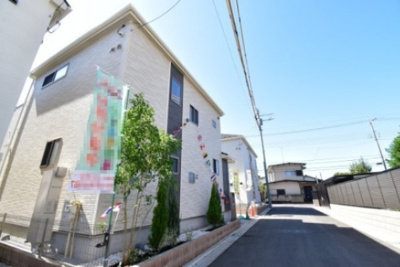 【前面道路含む現地写真】 | 小平市美園町3丁目 | 前面道路は閑静な住宅地の通りとなるため、車通りは多くありません。 安心して車庫入れ可能。