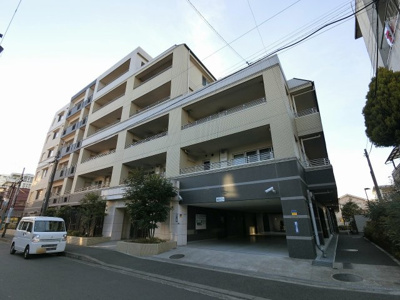 【外観】 | グランノエル日吉本町 | 総戸数５５戸、平成２０年９月築、管理人は日勤勤務につき管理体制良好です♪