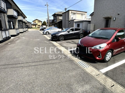 【駐車場】 | ジュネスブライトンＢ | 駐車スペースもあります