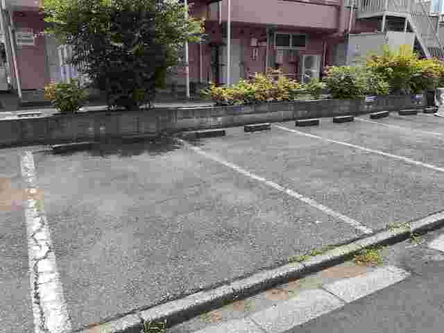 アーバンヒルの駐車場