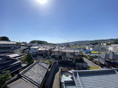 【展望】 | グローバル富雄 | 天気の良い日は吉野の山々まで見晴らせます。