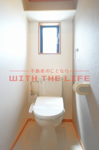 クローバー岡【10,000円キャッシュバック対象物件】のトイレ|落ち着いた色調のトイレです