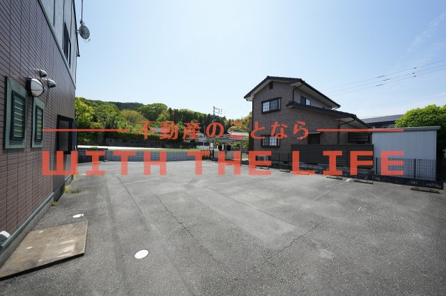 クローバー岡【10,000円キャッシュバック対象物件】の駐車場|駐車場があります