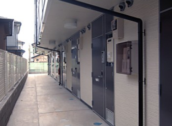 レオパレスフェリキタス花園のエントランス