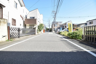 【前面道路含む現地写真】 | 北西側約6.0ｍ公道　交通量は少なく小さなお子様にも安心の立地です。
