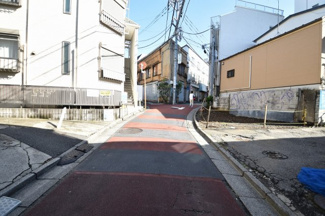 【前面道路含む現地写真】 | 前面道路はスッキリ4.0ｍ公道です。