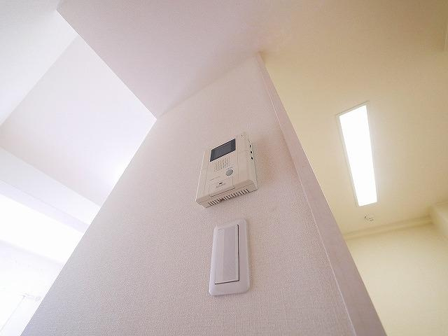 フェニックス明日香のセキュリティ|モニター付きのインターホンです
