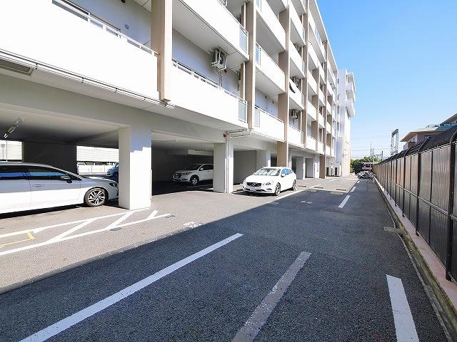 フェニックス明日香の駐車場|駐車場があります