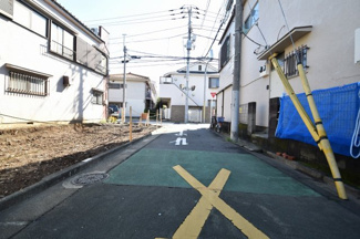 【前面道路含む現地写真】 | 現地見学や資料請求などお気軽にお問合わせ下さい。
周辺環境とあわせて現地ご案内致します。