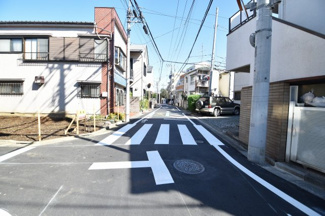 【前面道路含む現地写真】 | 現地見学や資料請求などお気軽にお問合わせ下さい。
周辺環境とあわせて現地ご案内致します。