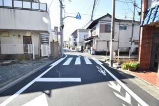 【前面道路含む現地写真】 | 現地見学や資料請求などお気軽にお問合わせ下さい。
周辺環境とあわせて現地ご案内致します。