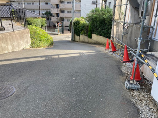 【前面道路含む現地写真】