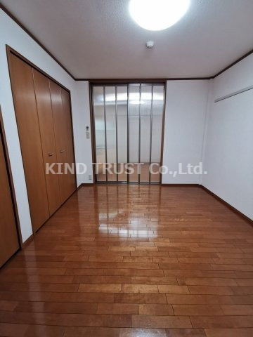 ビオトープザジヴェの居間・リビング|こちらのリビングで趣味の時間をお楽しみください