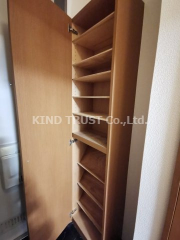 ビオトープザジヴェの玄関|シューズボックスです