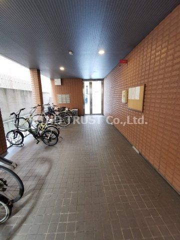 ビオトープザジヴェのロビー|ゆとりのあるロビーです