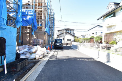 【前面道路含む現地写真】 | 小金井市貫井南町4丁目 | 前面道路4.5ｍ