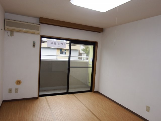 エトワール東青田の洋室