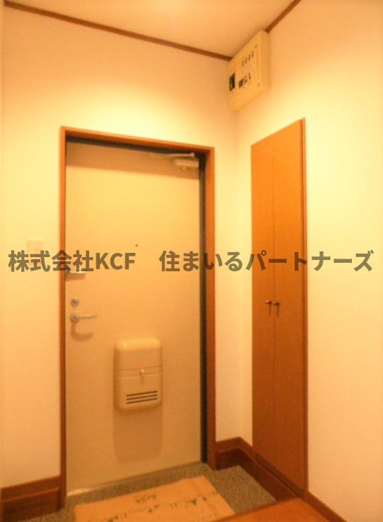 ルーチェクール花畑の内装|明るい色調の室内です