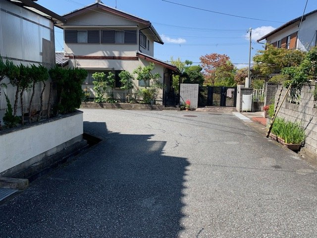 三田市友が丘１丁目　土地の前面道路含む現地写真