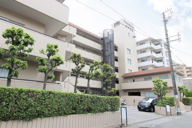 ライオンズマンション神戸本山の外観|落ち着いた雰囲気の外観です