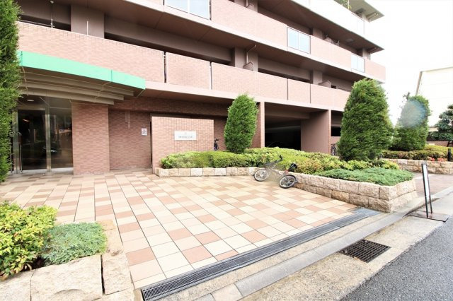 モンセーヌ西宮鳴尾のエントランス|清潔なエントランスです