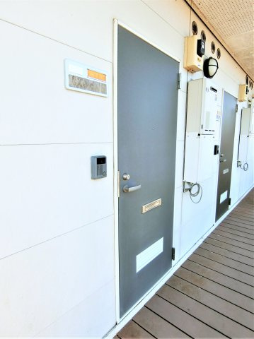プルミエール東金の玄関