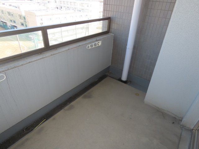 大阪市西淀川区野里３丁目の賃貸マンションのバルコニー