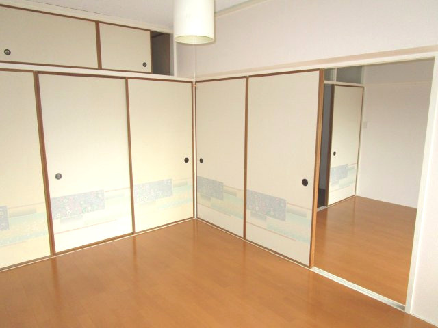 前田ビルの洋室