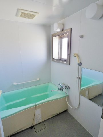 【浴室】 | ミレーユ・ステディア | 浴室には窓がありますので換気もＯＫ！