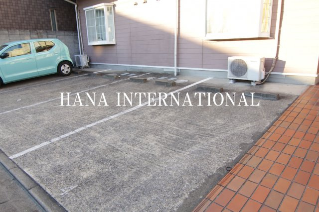 オリーブの駐車場