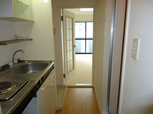 ★廊下スペース・キッチンには食器棚付き★