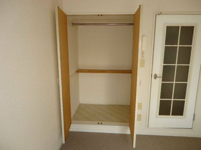 ★ハンガーポ―ル付収納あり！★