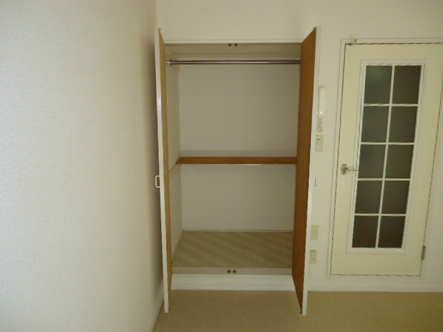 ★ハンガーポール付収納あり！★