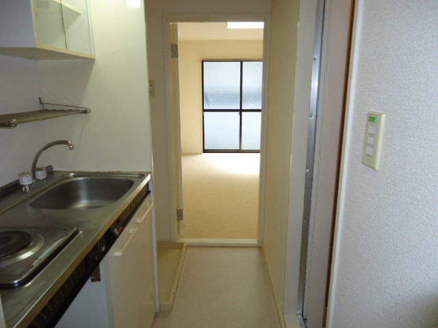 ★廊下スペース・キッチンには食器棚付き★