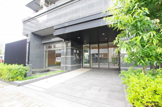 エステムコート新大阪12オルティ　仲介手数料無料のエントランス