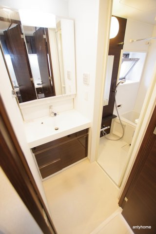 エステムコート新大阪12オルティ　仲介手数料無料の洗面所