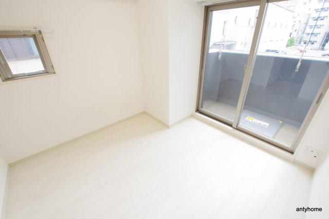 エステムコート新大阪12オルティ　仲介手数料無料の居間・リビング