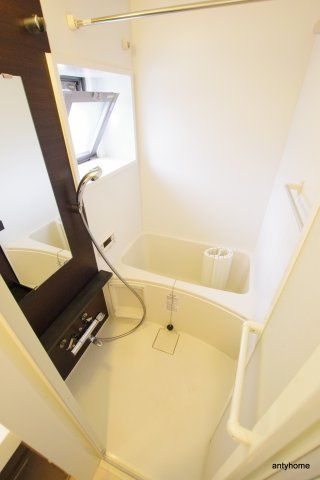 エステムコート新大阪12オルティ　仲介手数料無料の浴室