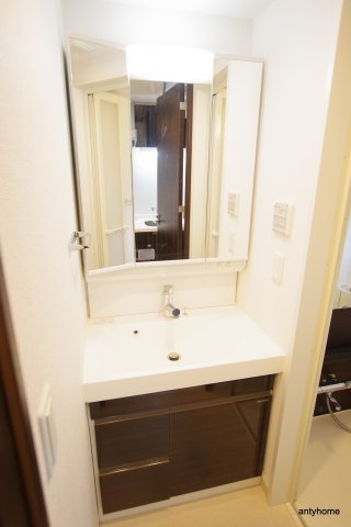 エステムコート新大阪12オルティ　仲介手数料無料の洗面所